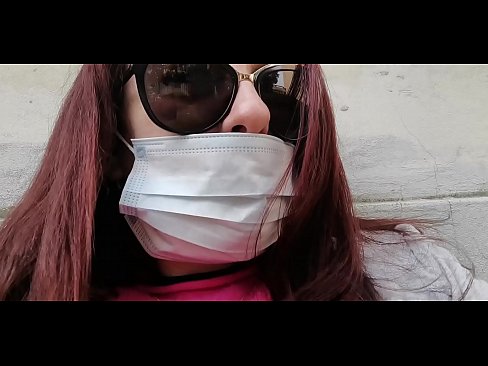 ❤️ Η Νικολέτα εκδικείται τον γείτονά της και κατουράει στο γκαράζ του (Ειδικό Covid19 Ιταλική καραντίνα) ❌ Πόρνο ☑